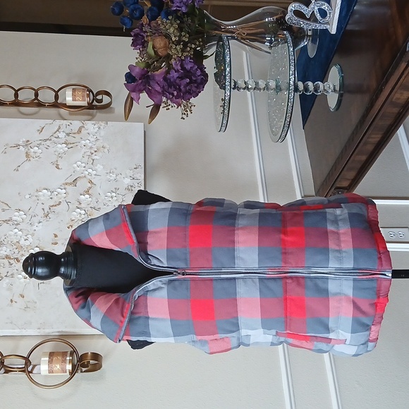 Red And Gray Frost Free Puffer Vest By Old Navy. Size M - Picture 5 of 17